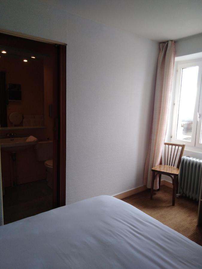 Hotel Restaurant Le Capricorne Pouldreuzic エクステリア 写真