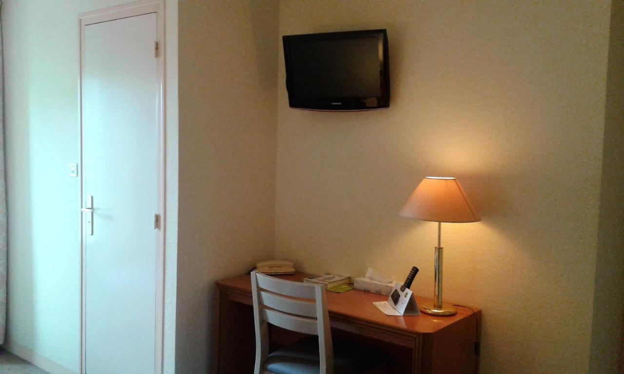 Hotel Restaurant Le Capricorne Pouldreuzic エクステリア 写真