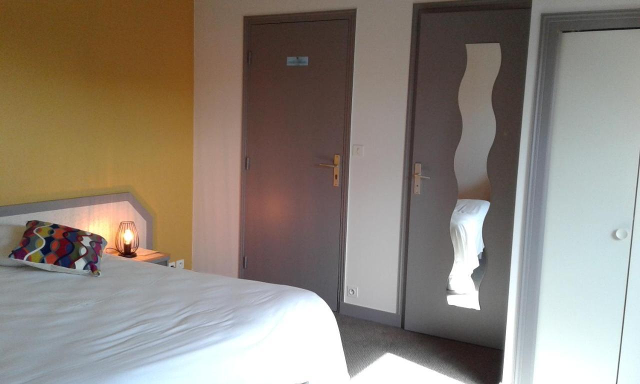 Hotel Restaurant Le Capricorne Pouldreuzic エクステリア 写真