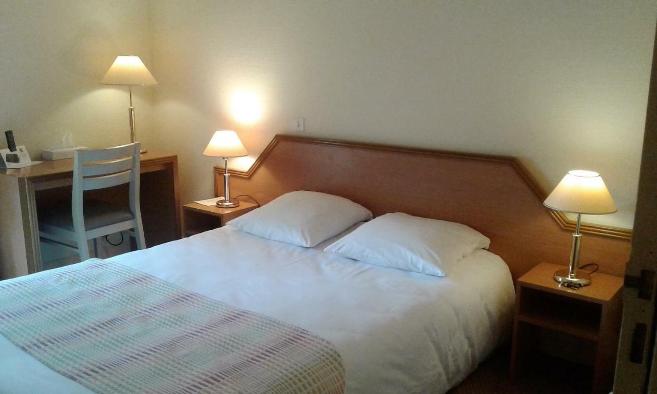 Hotel Restaurant Le Capricorne Pouldreuzic エクステリア 写真