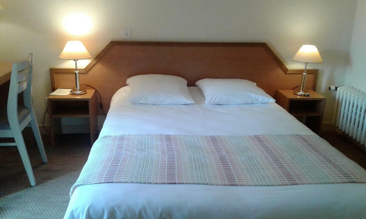 Hotel Restaurant Le Capricorne Pouldreuzic エクステリア 写真